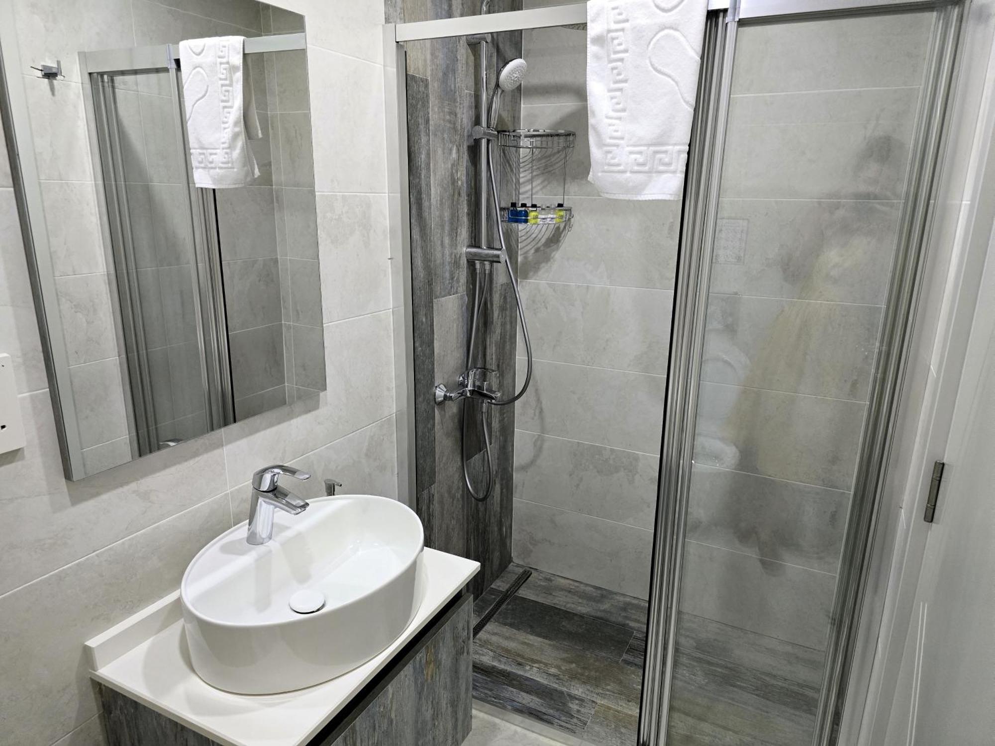 Hotel Nurel Shark Girne