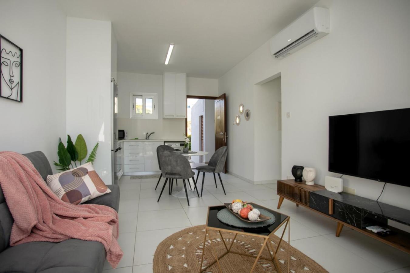 Eden-perfect Location, Sea View, Stylish *