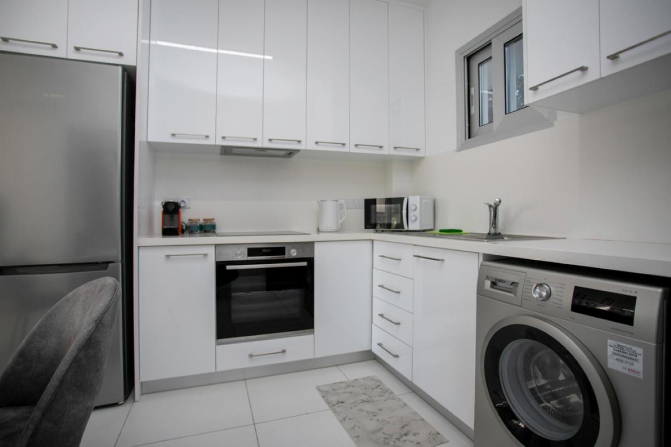Eden-perfect Location, Sea View, Stylish Apartment