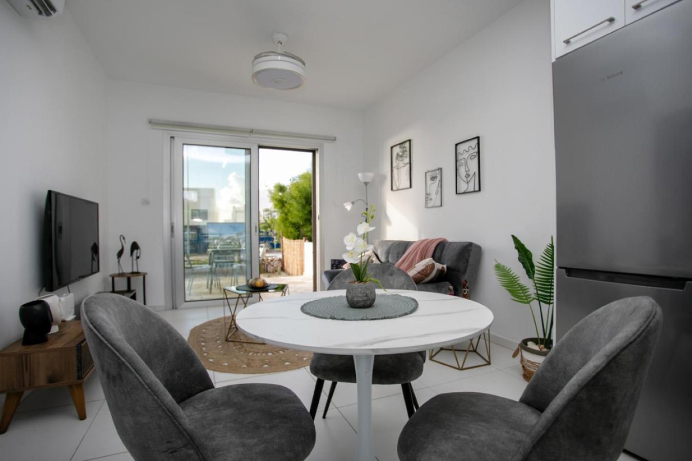 Eden-perfect Location, Sea View, Stylish * Paphos