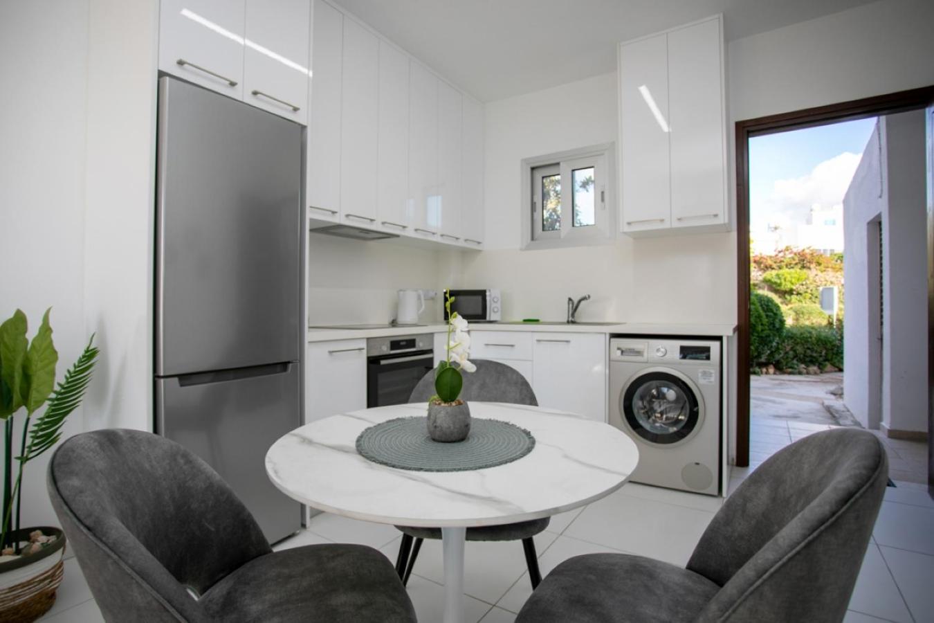 Eden-perfect Location, Sea View, Stylish Apartment *