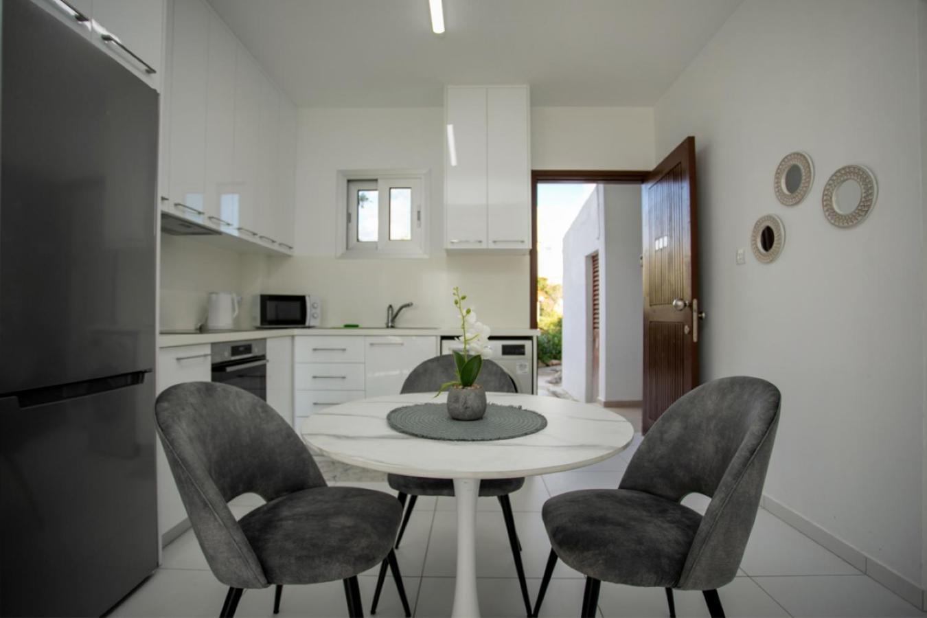 Apartment Eden-perfect Location, Sea View, Stylish Paphos