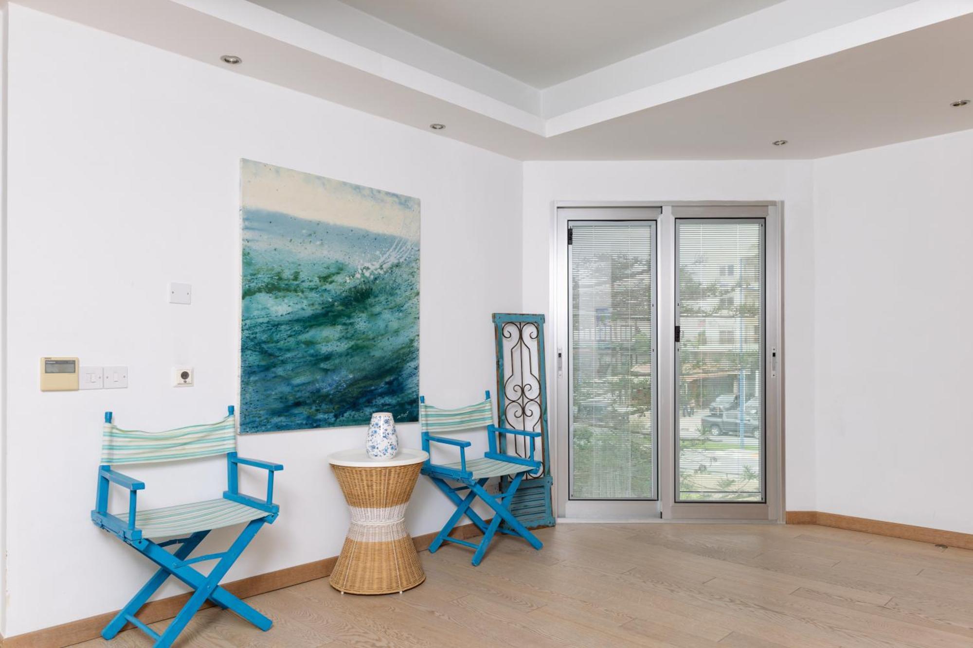 3br Beachfront Gem In Apartment