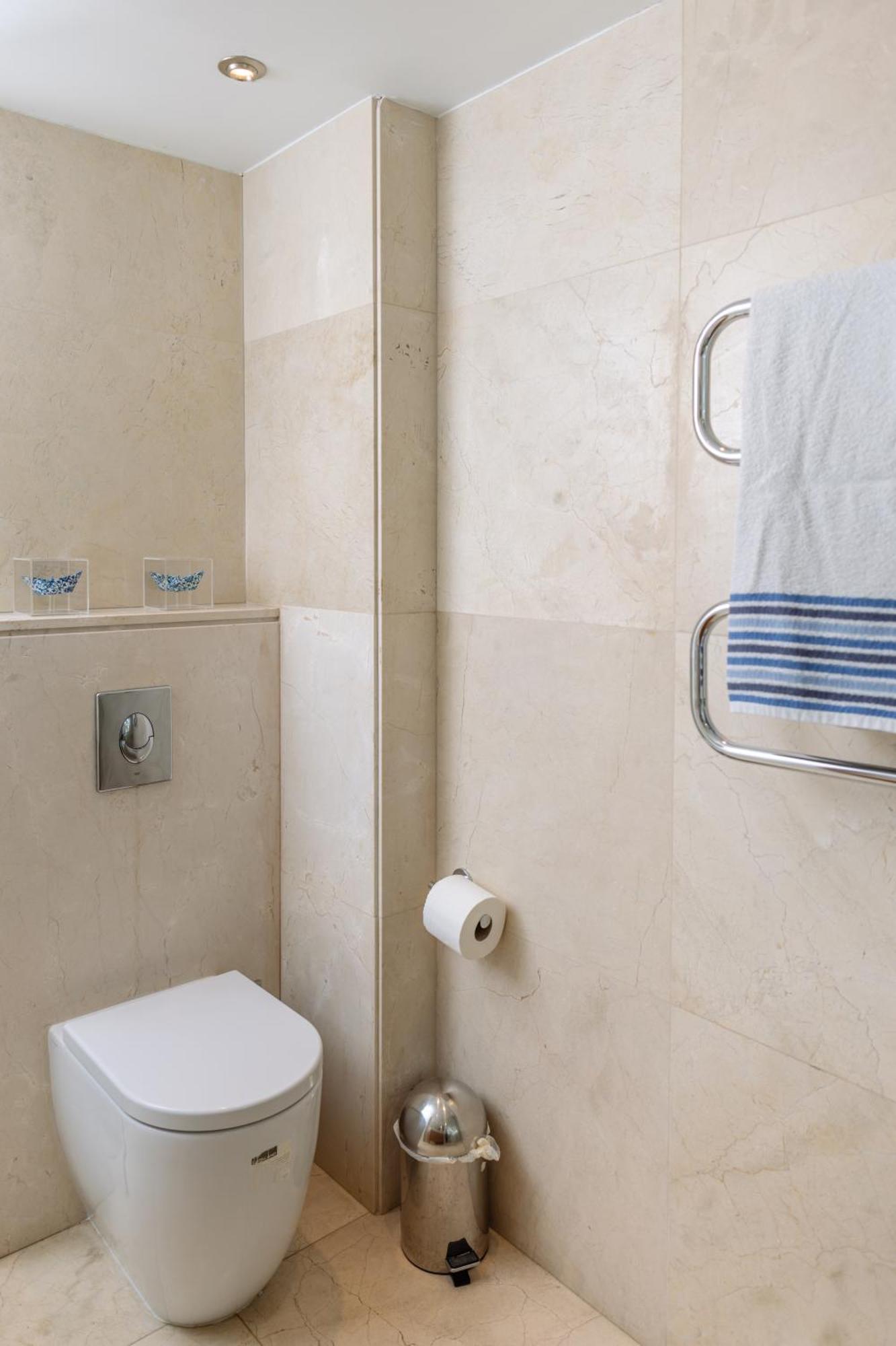 Apartment 3br Beachfront Gem In Limassol