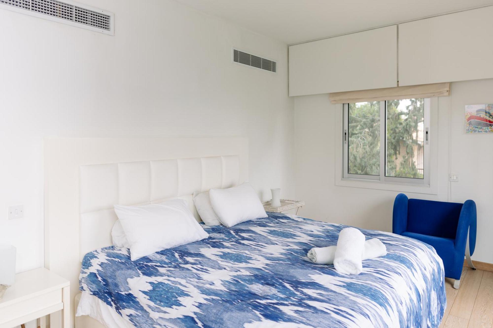 3br Beachfront Gem In Apartment