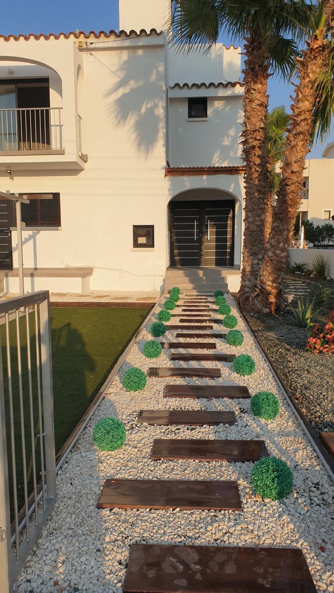 Perle Di Gio * Larnaca