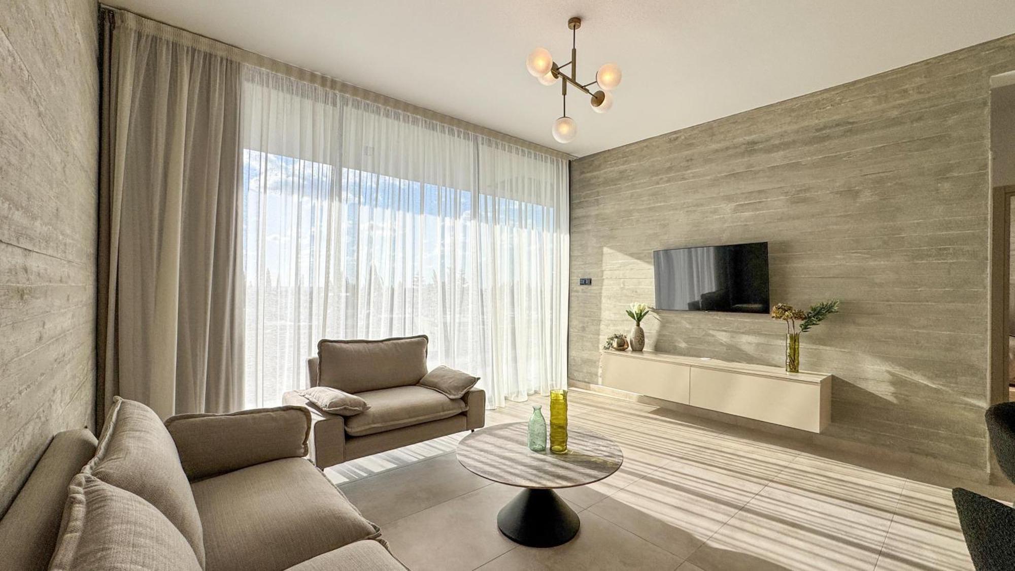 Malberry Park 302 - Modern 2 Bedroom With Pool, Gym, Jaccuzi * Paphos