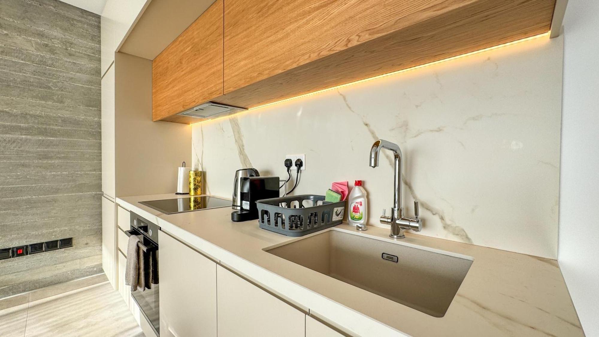 Apartment Malberry Park 302 - Modern 2 Bedroom With Pool, Gym, Jaccuzi Paphos