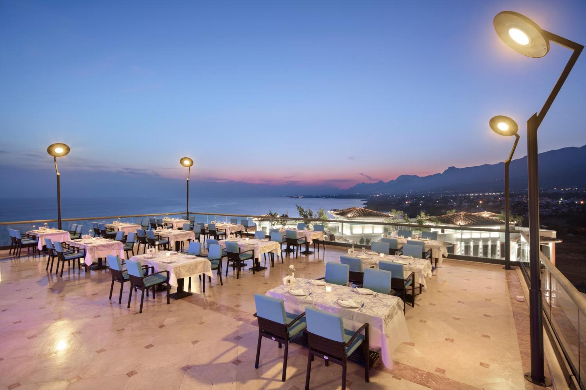 Merit Crystal Cove Casino & Hotel 5*