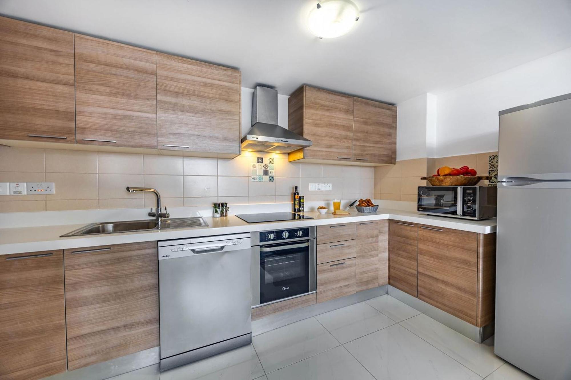 Marathon With Shared Pool * Limassol