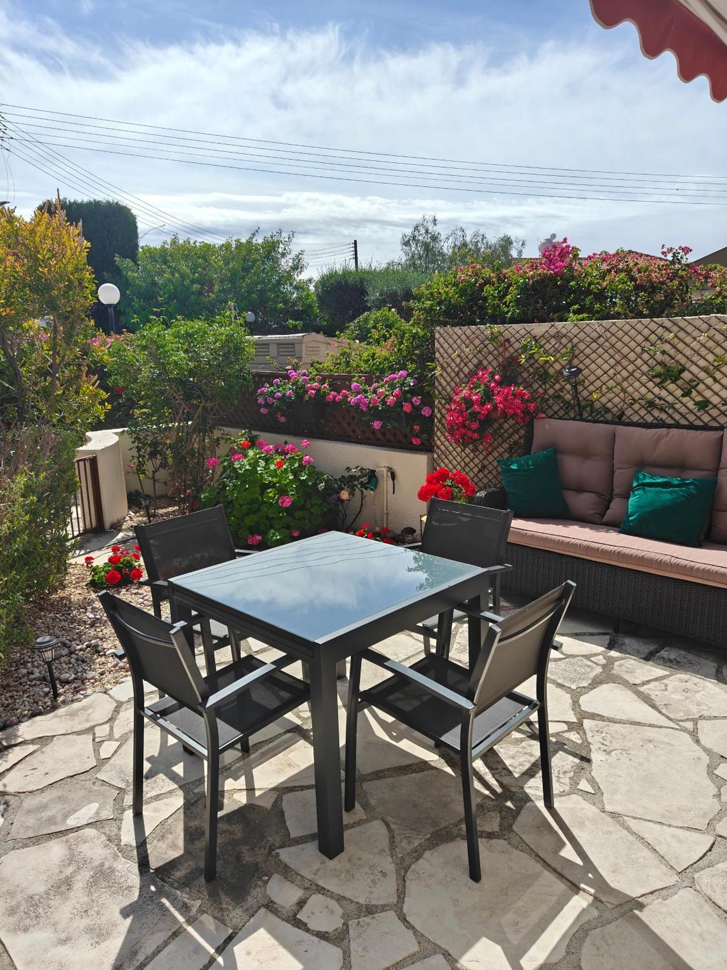 Holiday home Eva Gardens Corner House With Stunning Garden And Huge Swimming Pool Next To Coral Bay