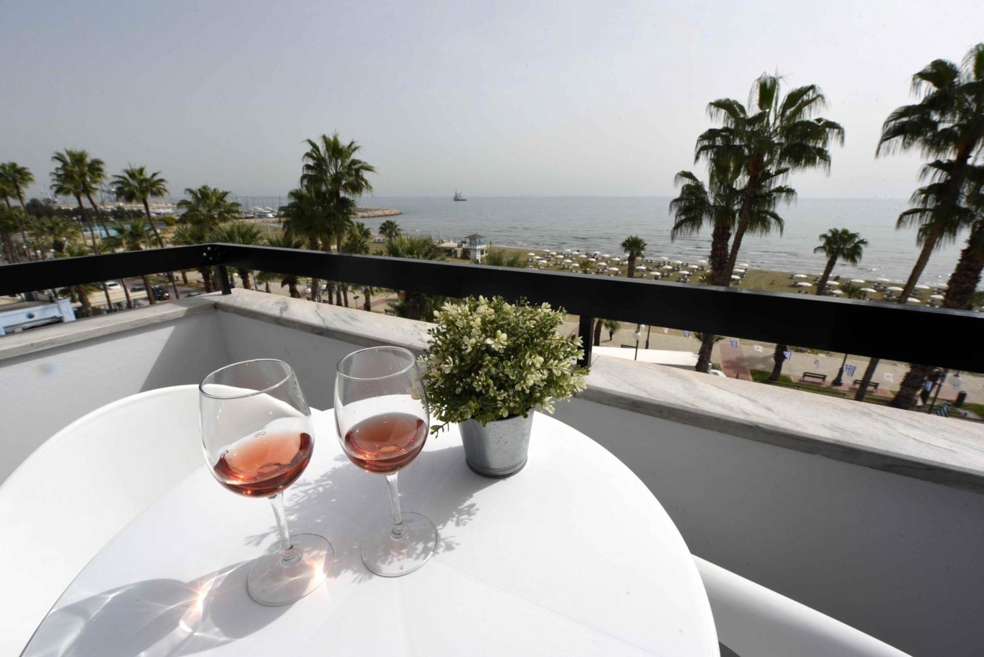 Apartment Finikoudes Sunrise Sea View Lux *