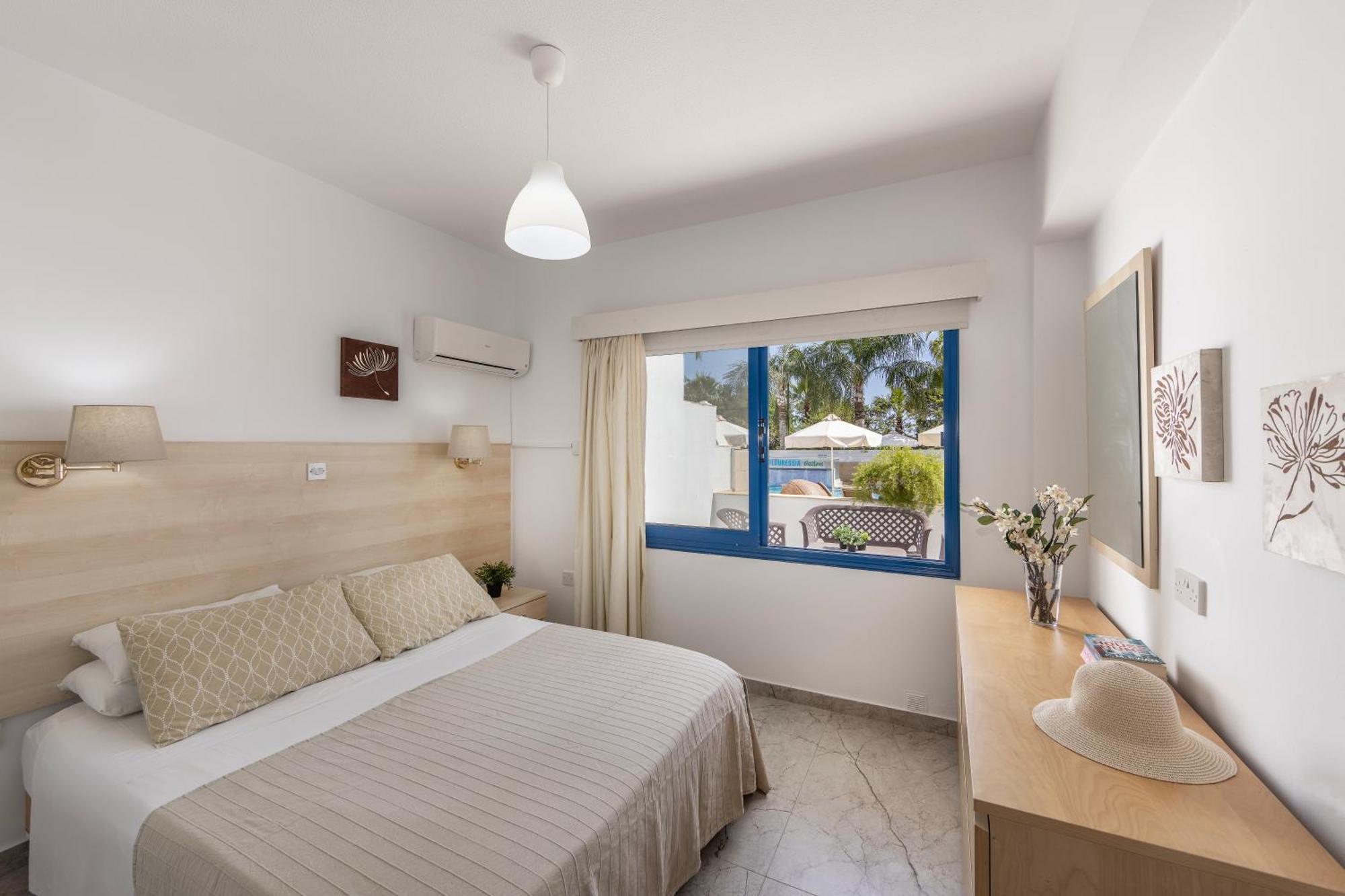 Aparthotel Flouressia Gardens 3*