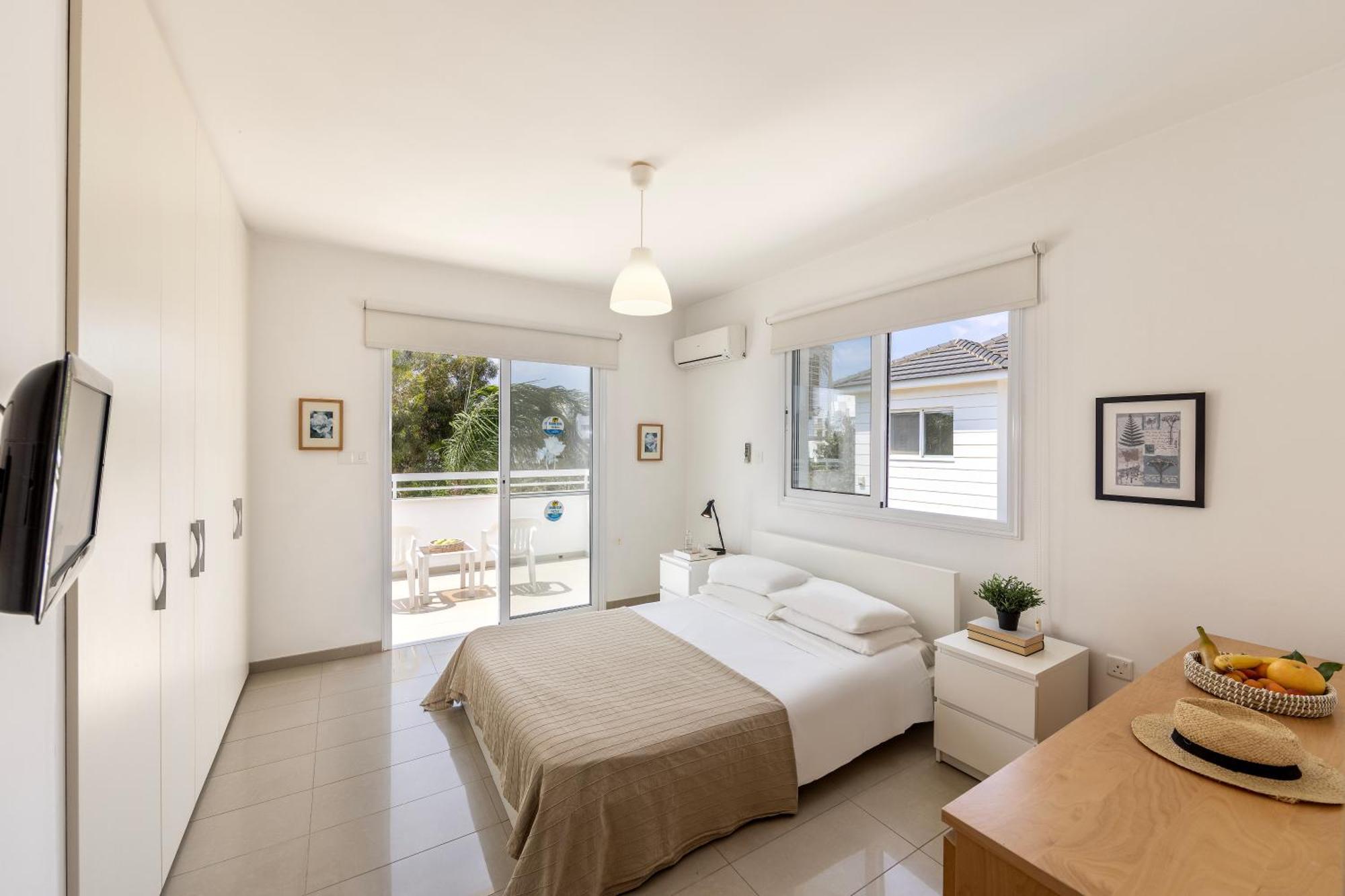Aparthotel Flouressia Gardens 3*