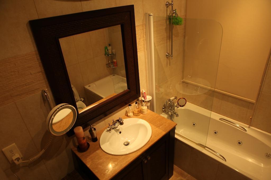 Quattro Sea View Beachfront Ap 6 Larnaca
