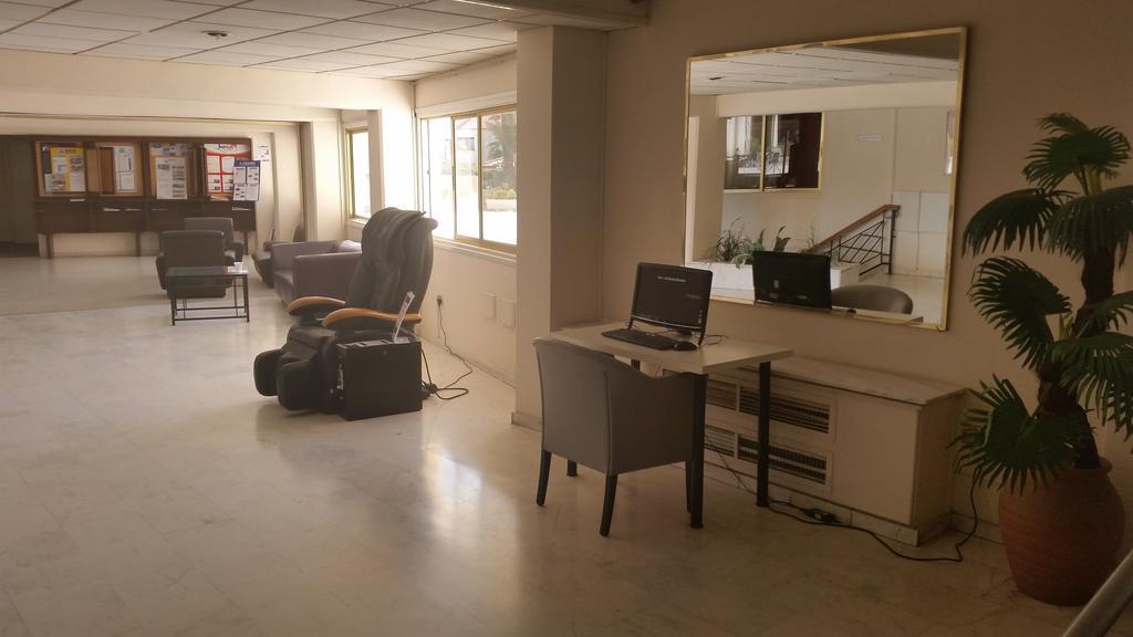 Crown Henipa Larnaca