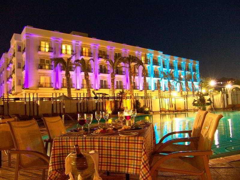 Rocks & Casino Hotel