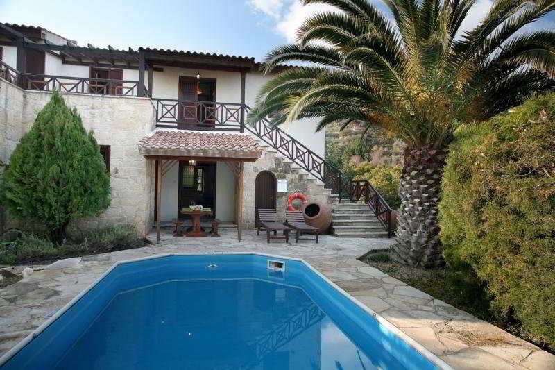 Z & X Holiday Villas 4*
