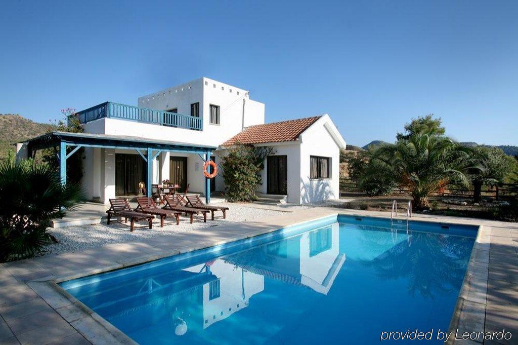 Z & X Holiday Villas Hotel Paphos