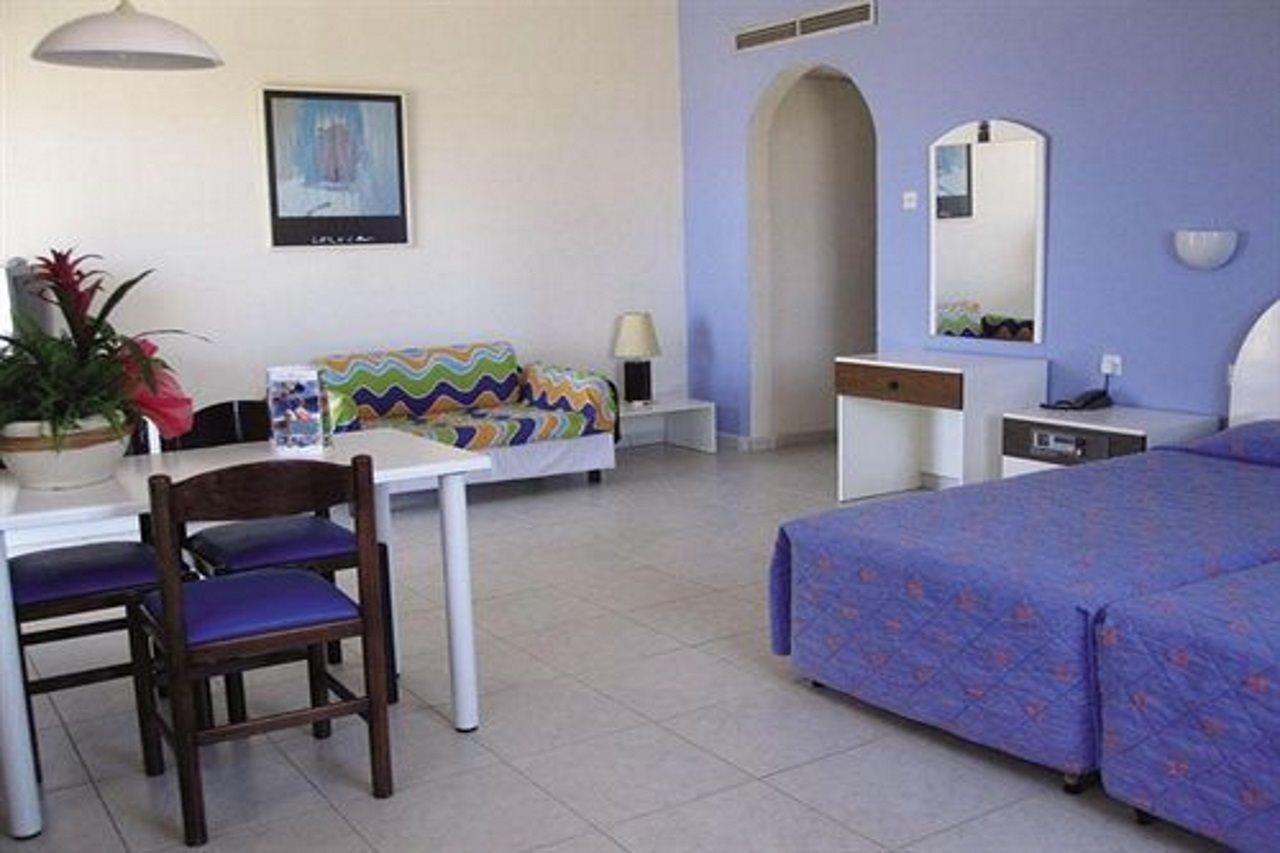 Crown Elamaris Aparthotel