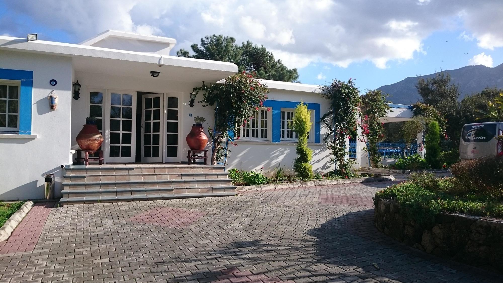 Santoria Holiday Village Hotel 3*