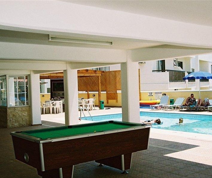 Sunny Blue Hotel