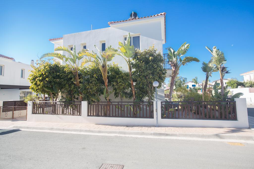 Villa Meena