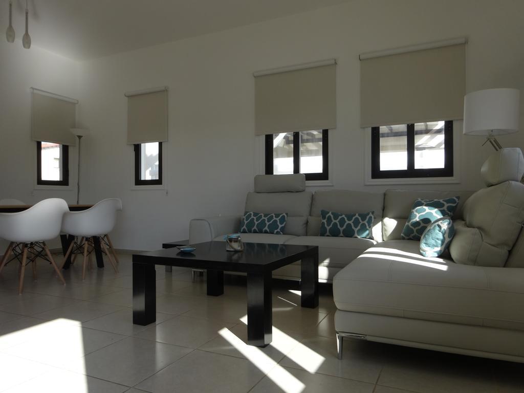 Cy-blue Villa *