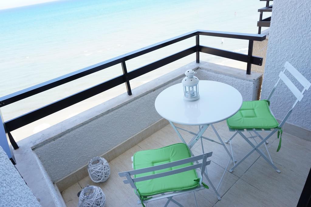 Lazuli Sea View-beachfront Ap 405 Larnaca