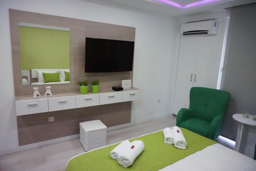 Lazuli Sea View-beachfront Ap 405 Apartment
