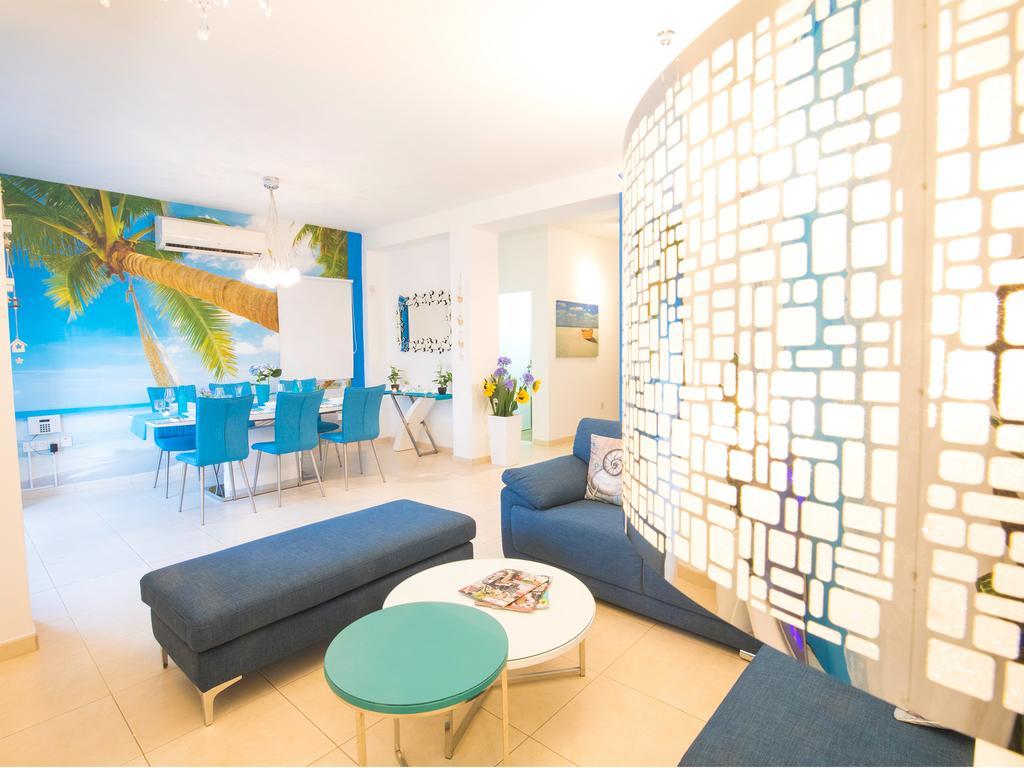 Amelie - Konnos Beach Villa *