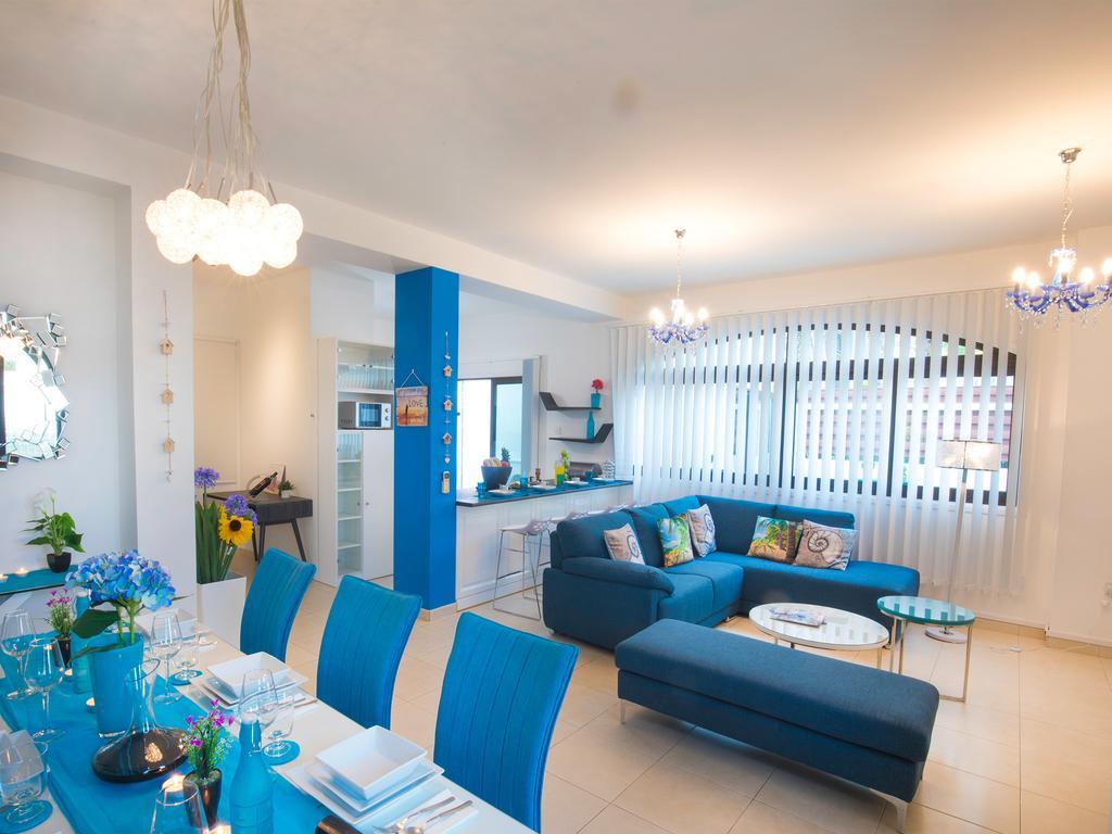 Amelie - Konnos Beach Villa *