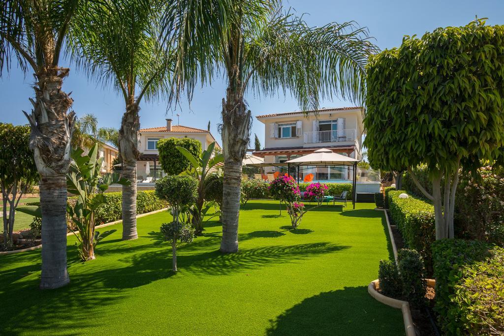 Ricky Holiday home *
