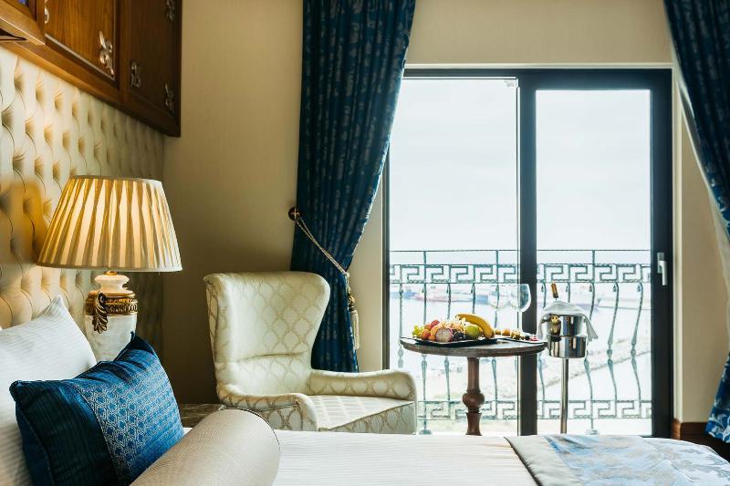 Lord's Palace Hotel 5*