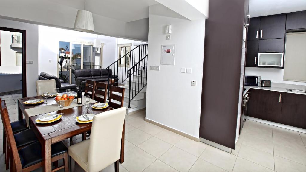 Palm Village Villas Protaras