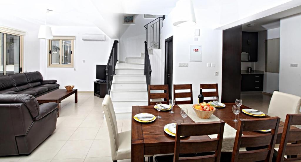 Palm Village Villas *