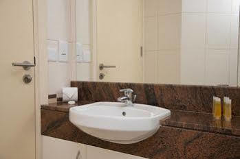 Royal Blue Hotel & Spa