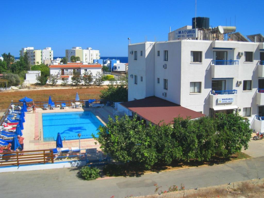 Aparthotel Maouris *