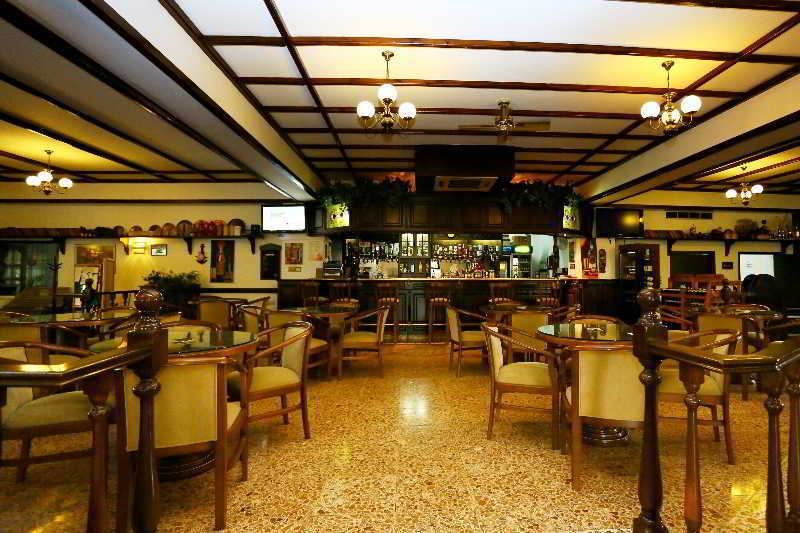Hotel The Ship 3*