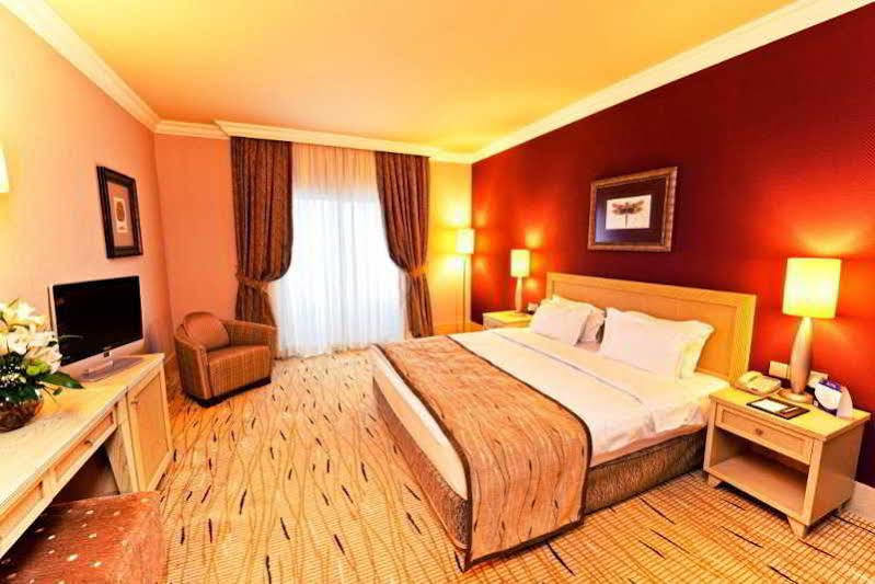 Hotel Mercure Cyprus Casino & Wellness 5*