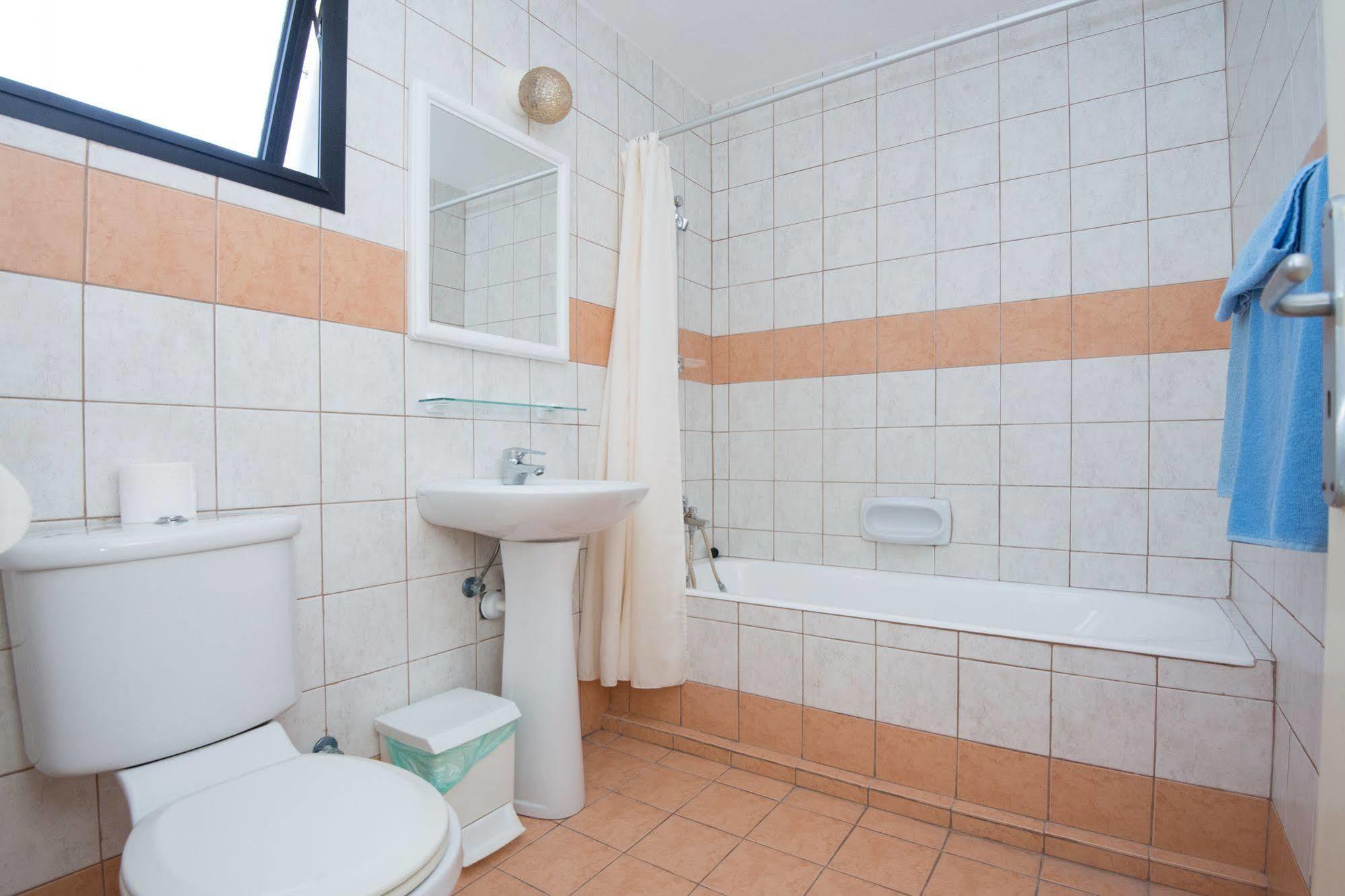 Kkaras 3 Star Hotel