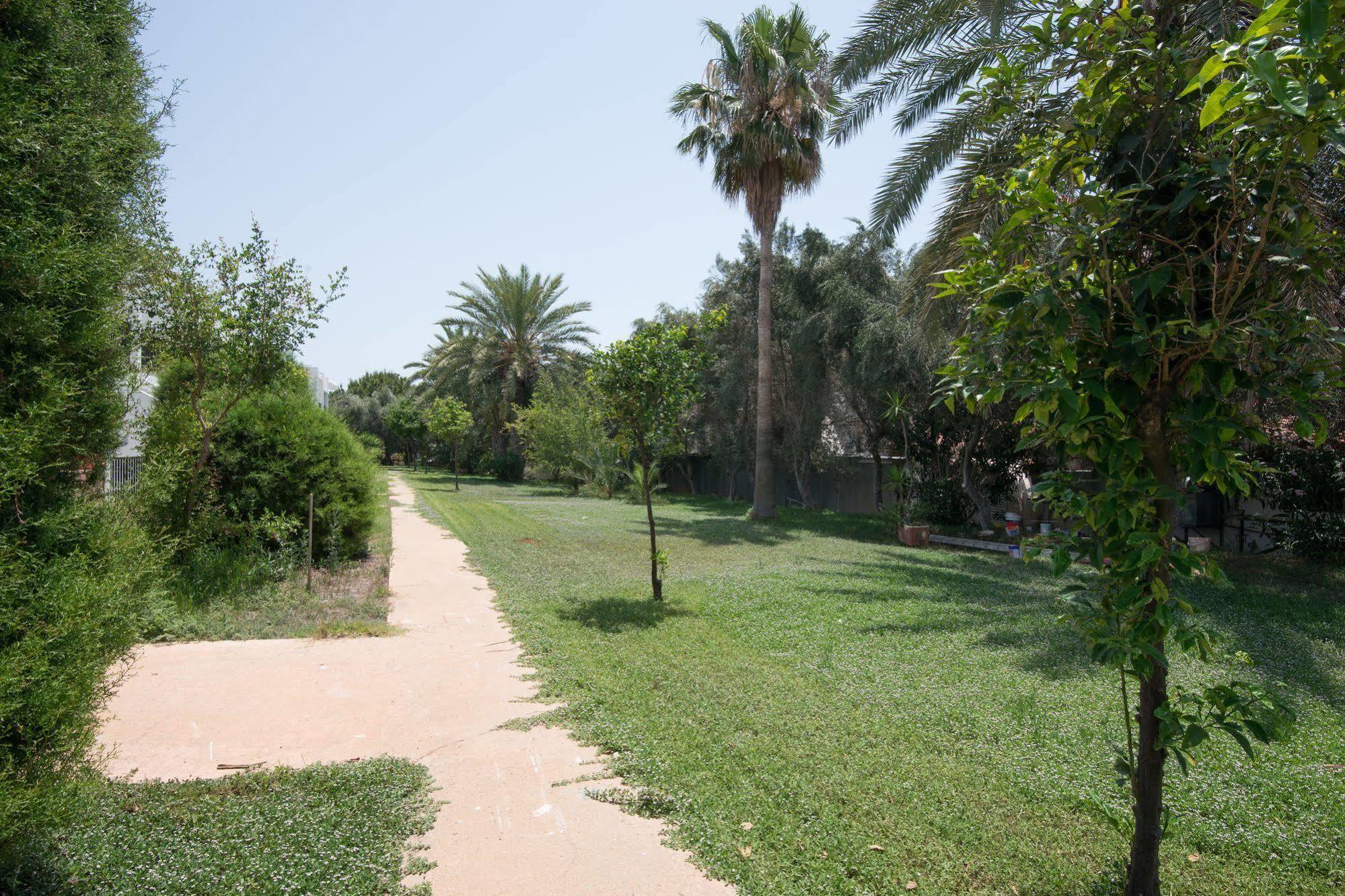 Kkaras 3 Star Hotel