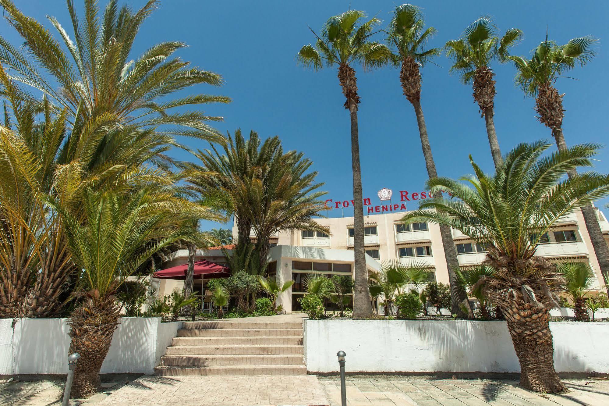 Crown Henipa Hotel