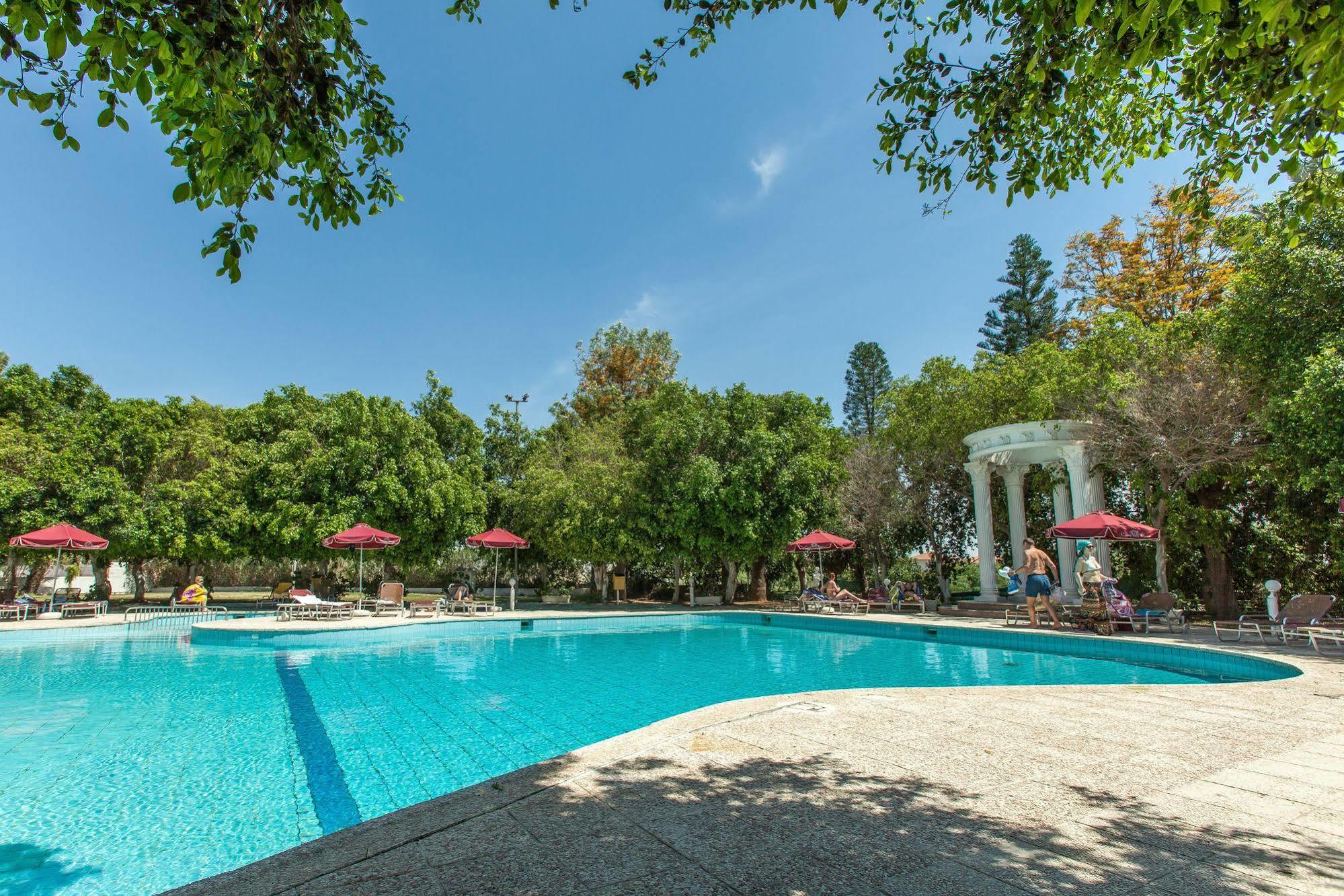 Hotel Crown Henipa Larnaca
