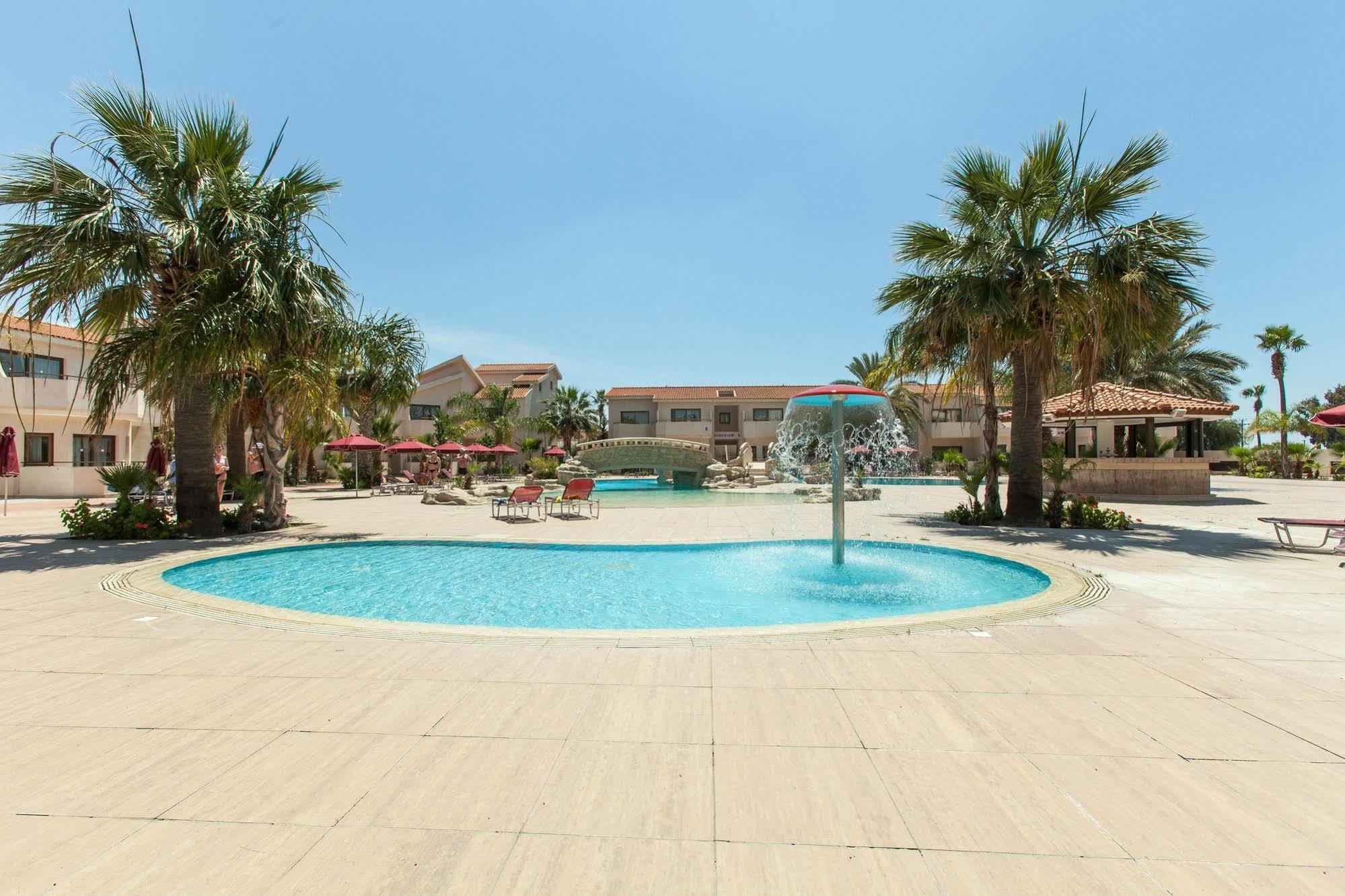 Hotel Crown Henipa Larnaca