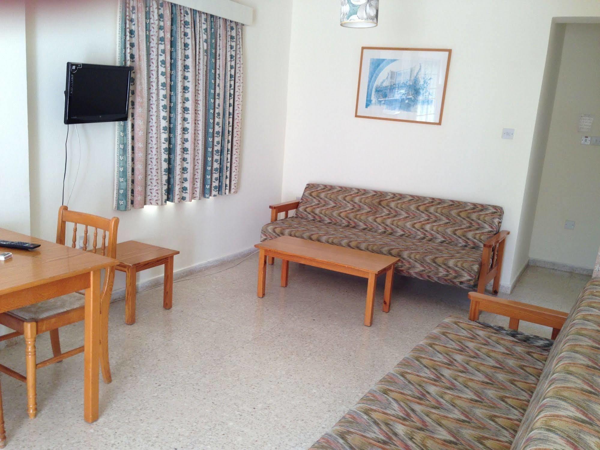 Constantaras Apartamento Protaras
