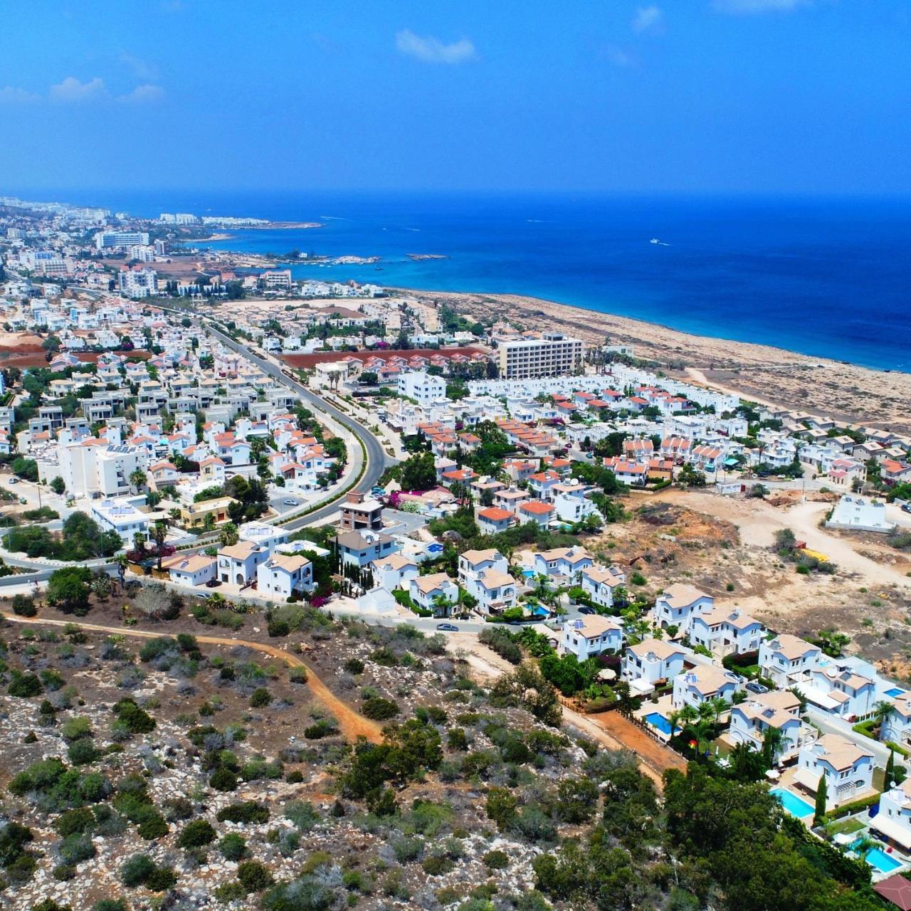 Amelie - Konnos Beach Villa *