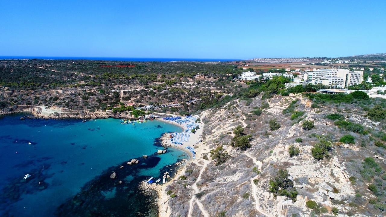 Amelie - Konnos Beach Villa