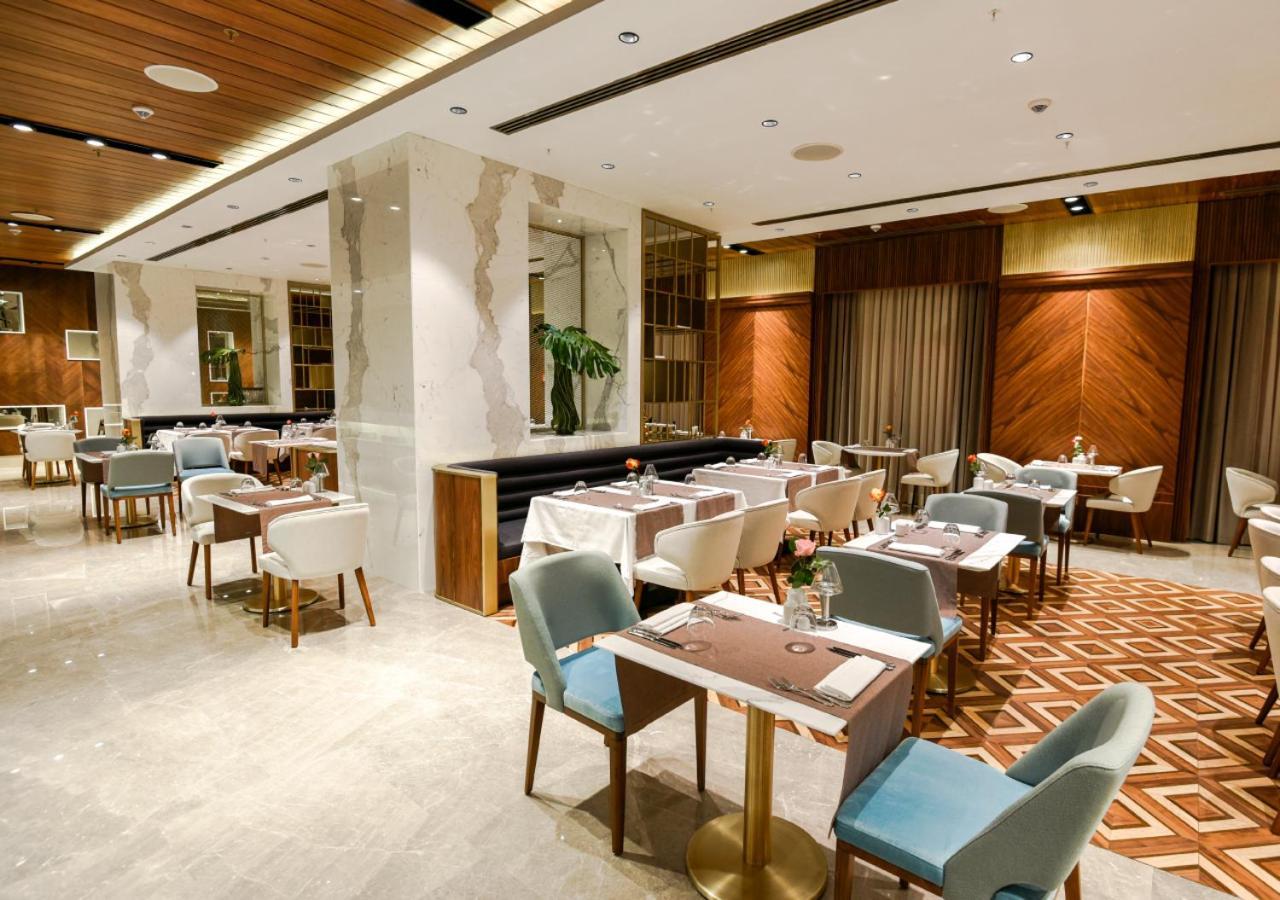 Rocks & Casino Hotel 5*