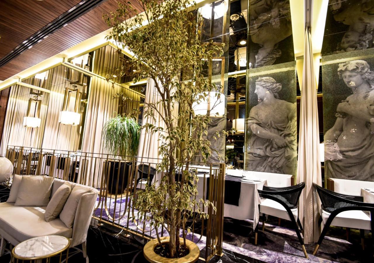 Rocks & Casino Hotel 5*